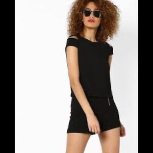 Cold-Shoulder Crop Top